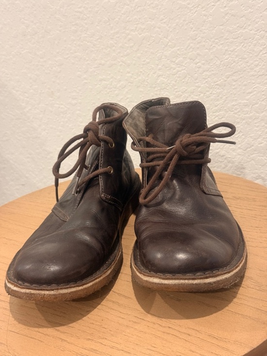 UGG Men’s Brown Leather Chukka Boots main image 7